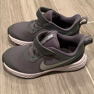 Nike Kids’ Revolution 5